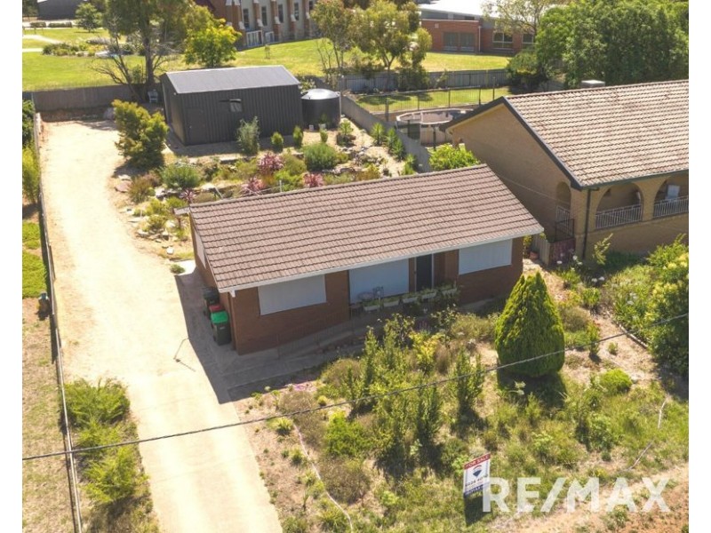 11 Kitchener Street, Junee NSW 2663