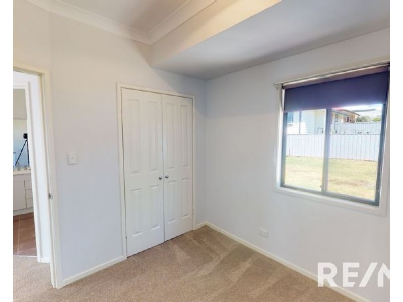 1/27 Railway Parade, Junee NSW 2663