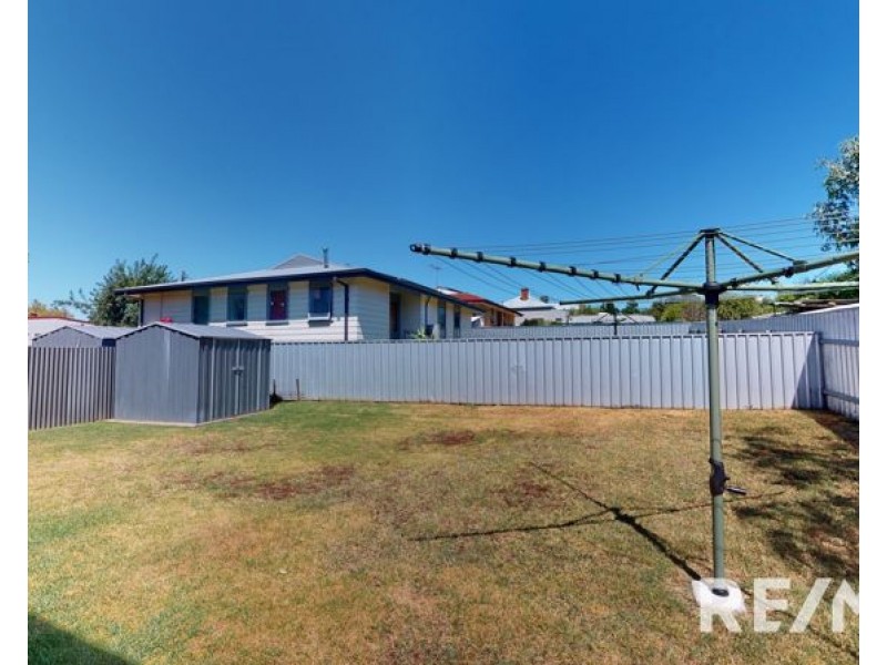 1/27 Railway Parade, Junee NSW 2663