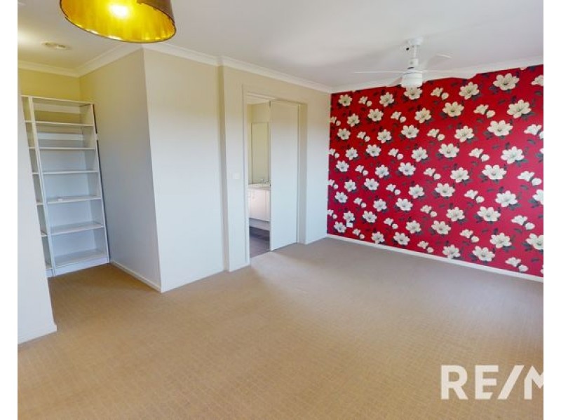 12 Taylor Street, Junee NSW 2663