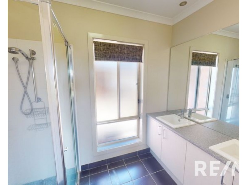 12 Taylor Street, Junee NSW 2663