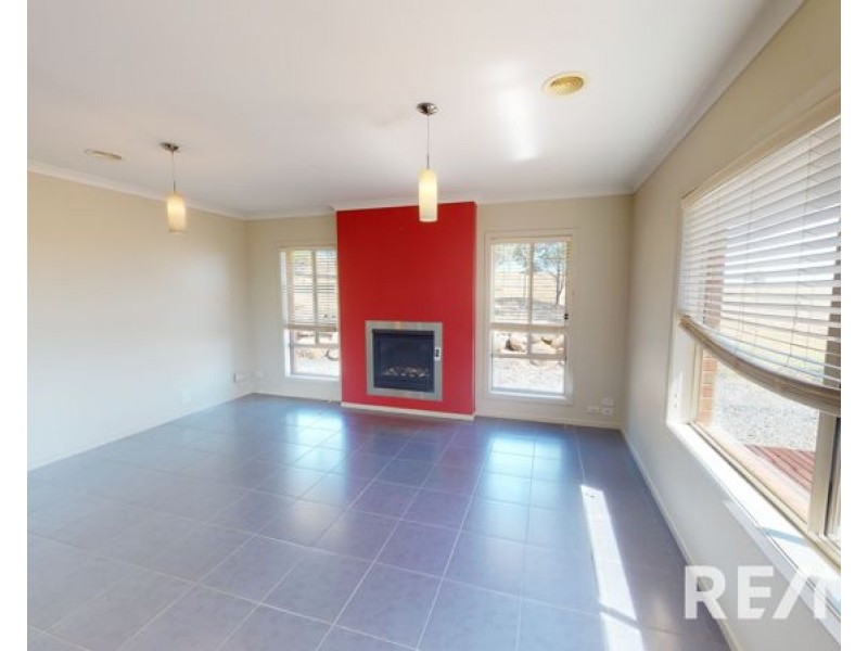 12 Taylor Street, Junee NSW 2663