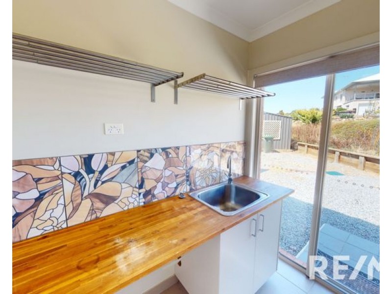 12 Taylor Street, Junee NSW 2663