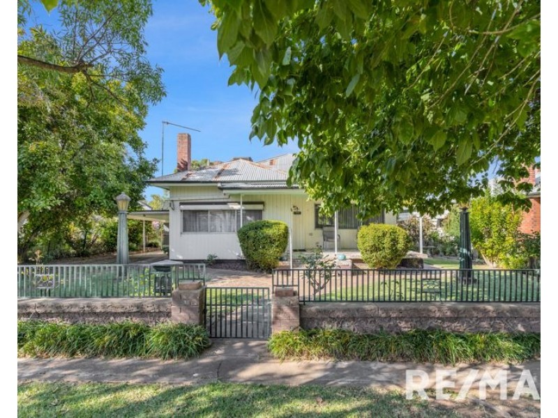11 Elizabeth Street, Junee NSW 2663