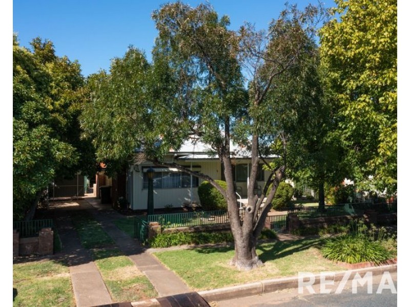11 Elizabeth Street, Junee NSW 2663