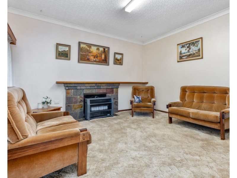 11 Elizabeth Street, Junee NSW 2663