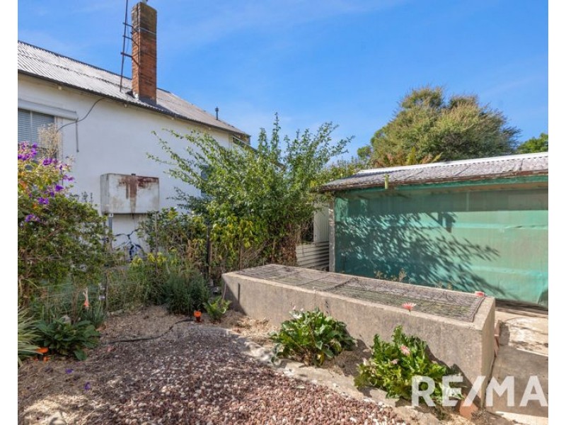 11 Elizabeth Street, Junee NSW 2663