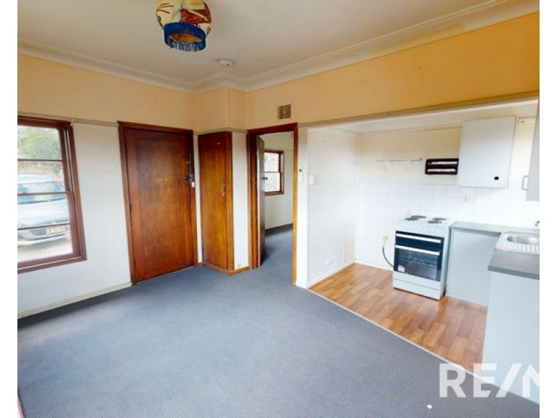 18 Robert Street, Junee NSW 2663