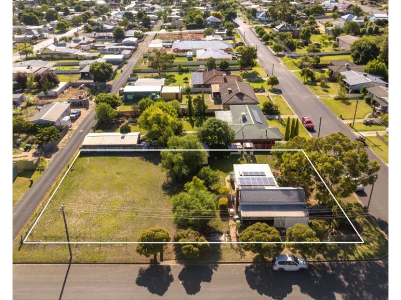 12 Illabo Road, Junee NSW 2663