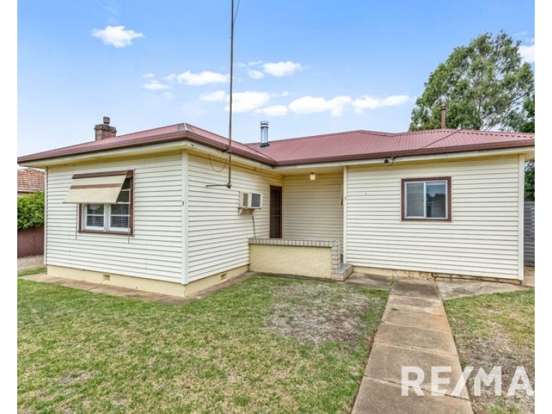 7 Gloucester Street, Junee NSW 2663