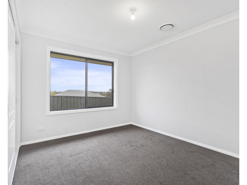 6 Waterworks Road, Junee NSW 2663