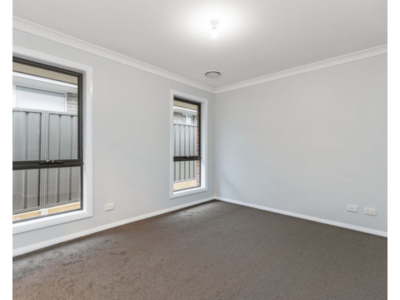 6 Waterworks Road, Junee NSW 2663