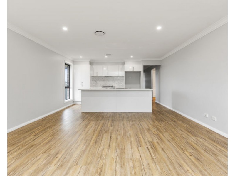 6 Waterworks Road, Junee NSW 2663