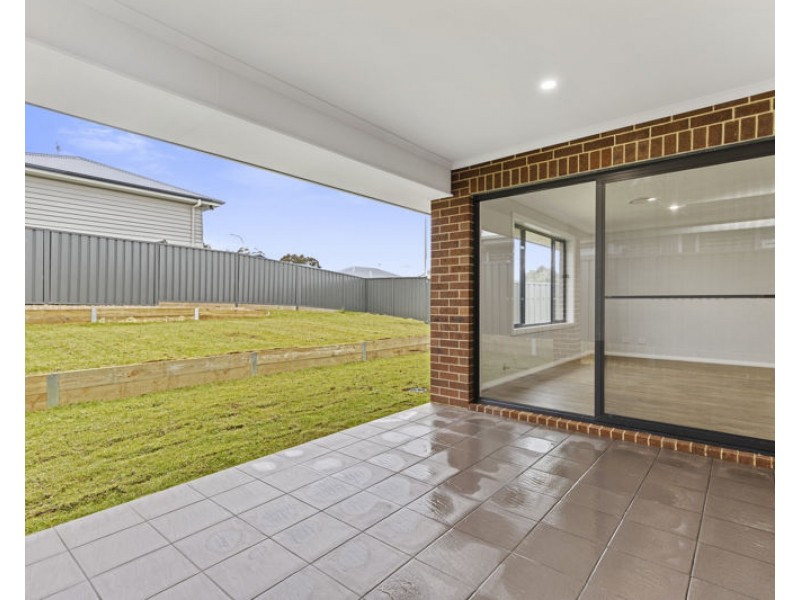 6 Waterworks Road, Junee NSW 2663