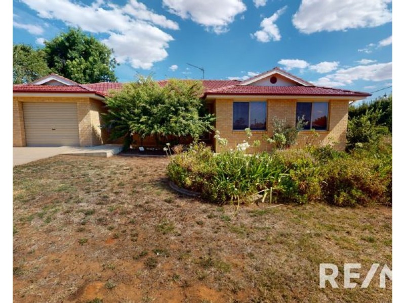 35 Pitt Street, Junee NSW 2663