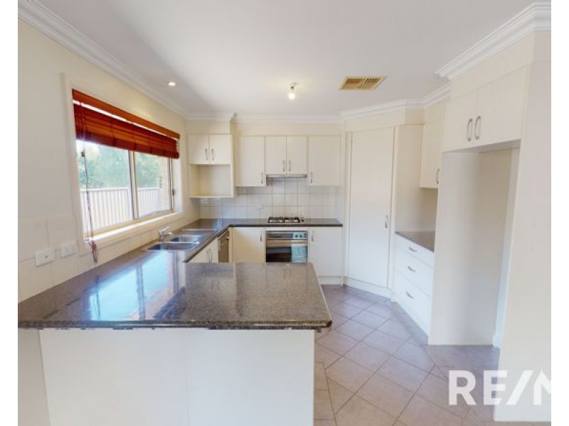 35 Pitt Street, Junee NSW 2663