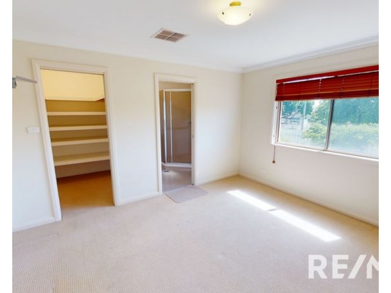 35 Pitt Street, Junee NSW 2663