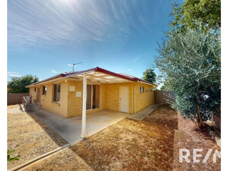 35 Pitt Street, Junee NSW 2663