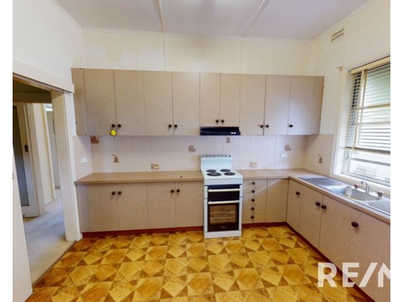 24 Florence Street, Junee NSW 2663