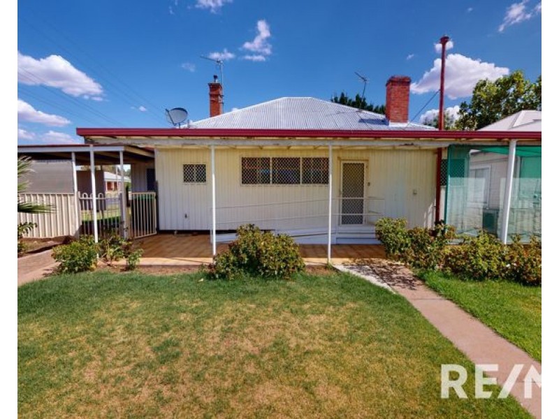 24 Florence Street, Junee NSW 2663