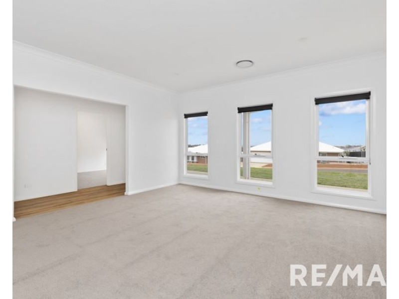 41 Hayes Crescent, Junee NSW 2663