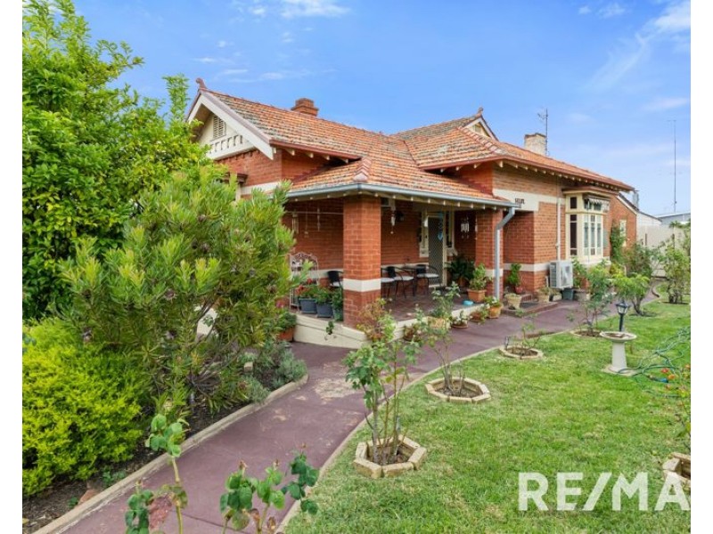 30 George Street, Junee NSW 2663