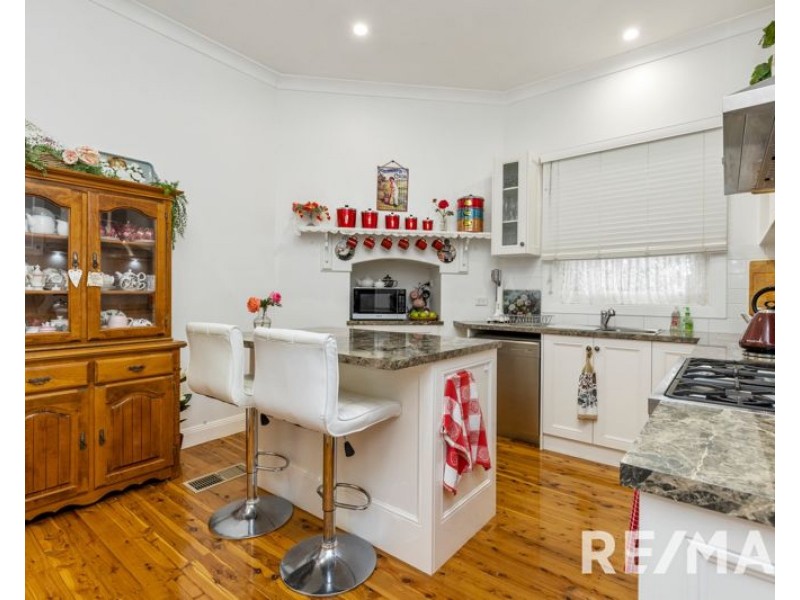 30 George Street, Junee NSW 2663