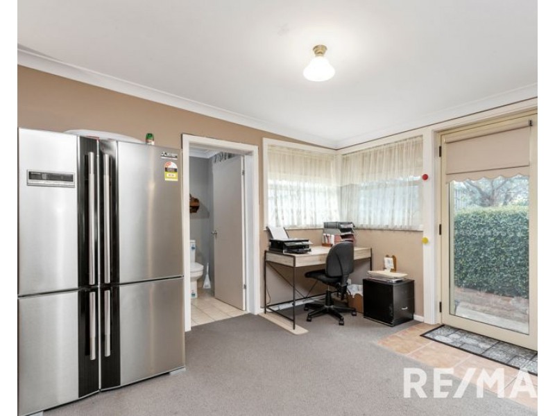 30 George Street, Junee NSW 2663