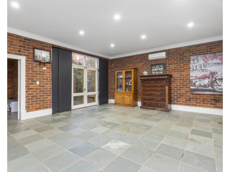 15 Dalley Street, Junee NSW 2663