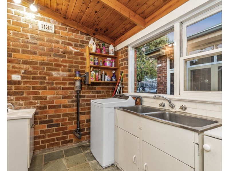 15 Dalley Street, Junee NSW 2663