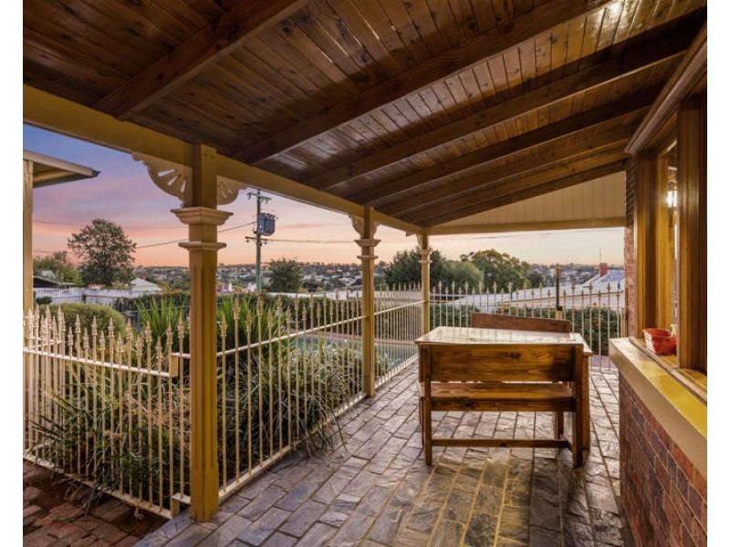 15 Dalley Street, Junee NSW 2663
