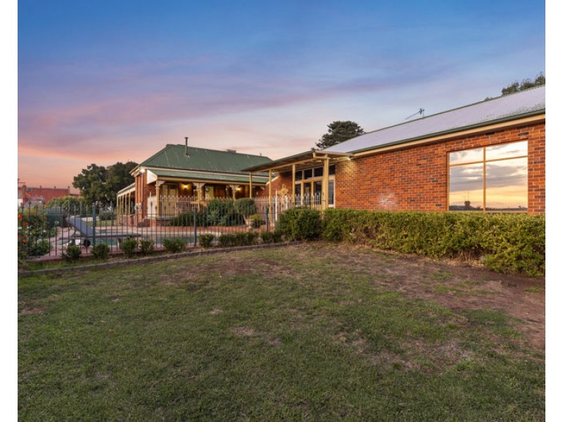 15 Dalley Street, Junee NSW 2663
