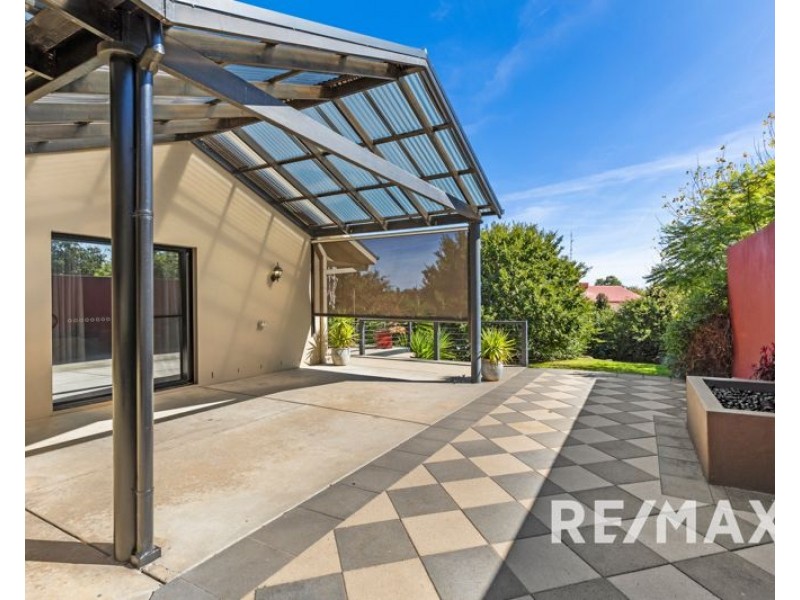 61 Commins St, Junee NSW 2663