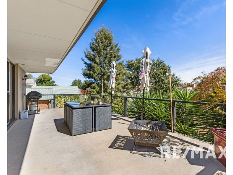 61 Commins St, Junee NSW 2663