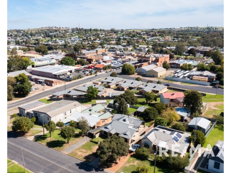 61 Commins St, Junee NSW 2663