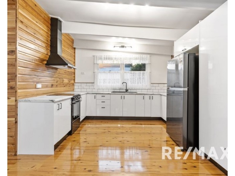 92 Hill St, Junee NSW 2663