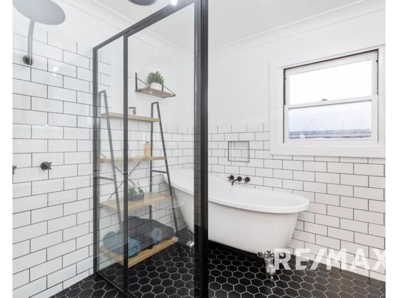 92 Hill St, Junee NSW 2663