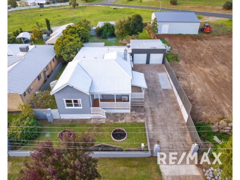 92 Hill St, Junee NSW 2663