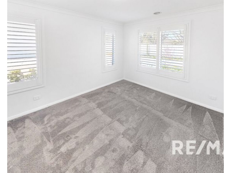 8/37 Waratah Dr, Junee NSW 2663