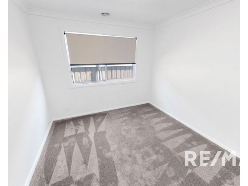 8/37 Waratah Dr, Junee NSW 2663