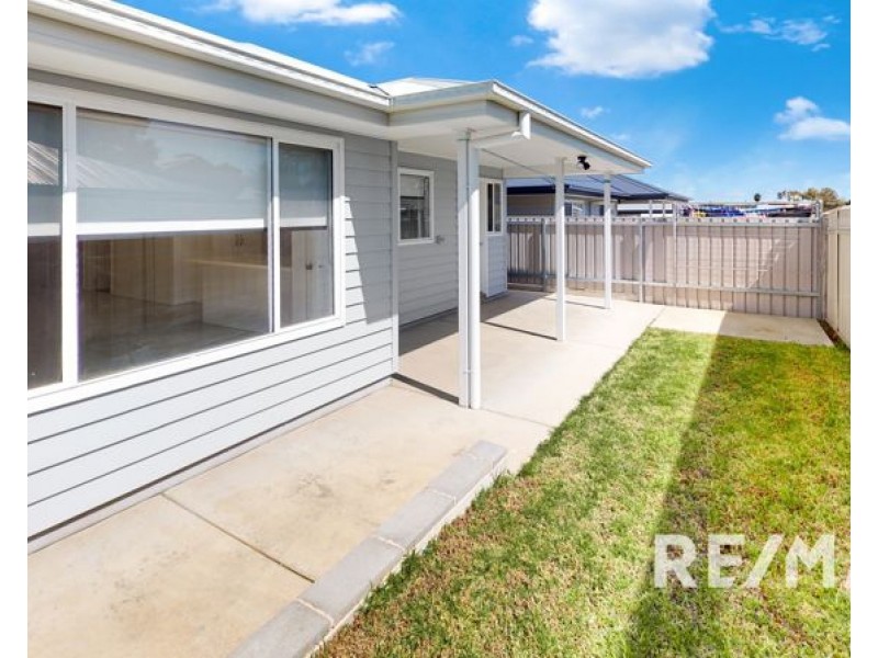 8/37 Waratah Dr, Junee NSW 2663