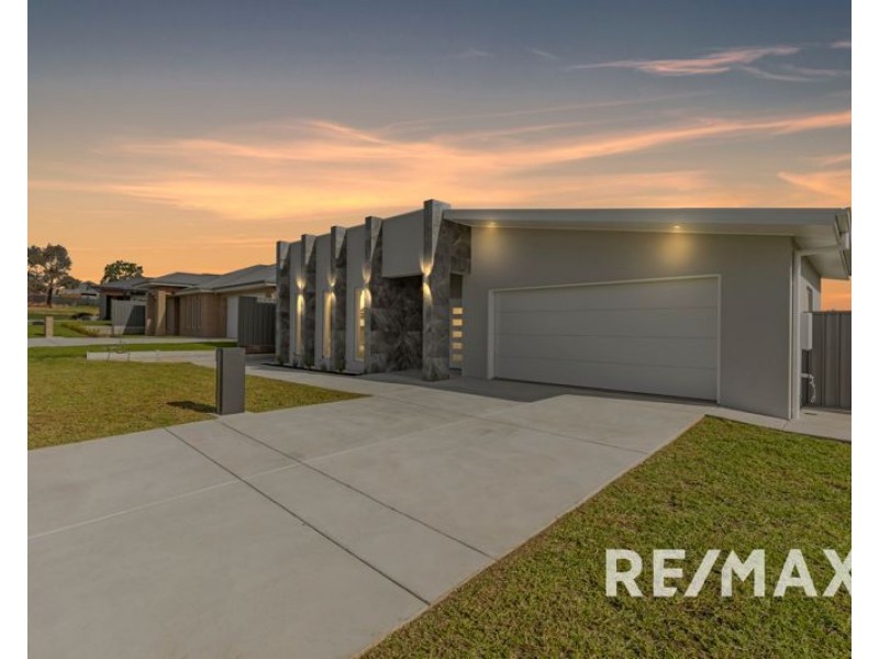 22 Hayes Crescent, Junee NSW 2663