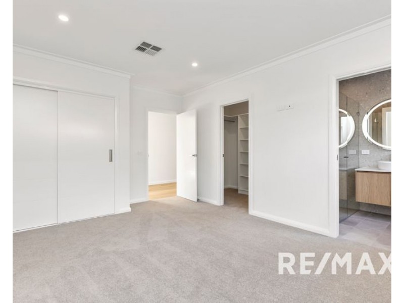 22 Hayes Crescent, Junee NSW 2663