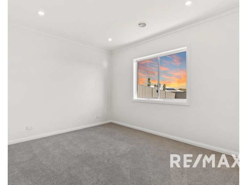 22 Hayes Crescent, Junee NSW 2663