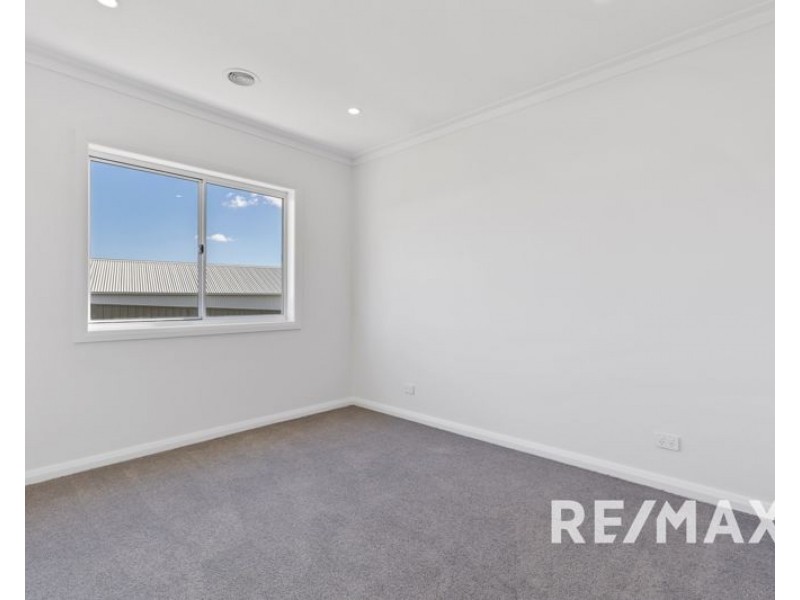 22 Hayes Crescent, Junee NSW 2663