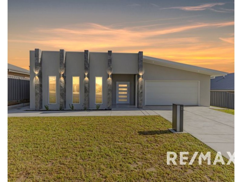 22 Hayes Crescent, Junee NSW 2663