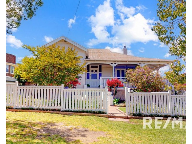 54 Commins Street, Junee NSW 2663