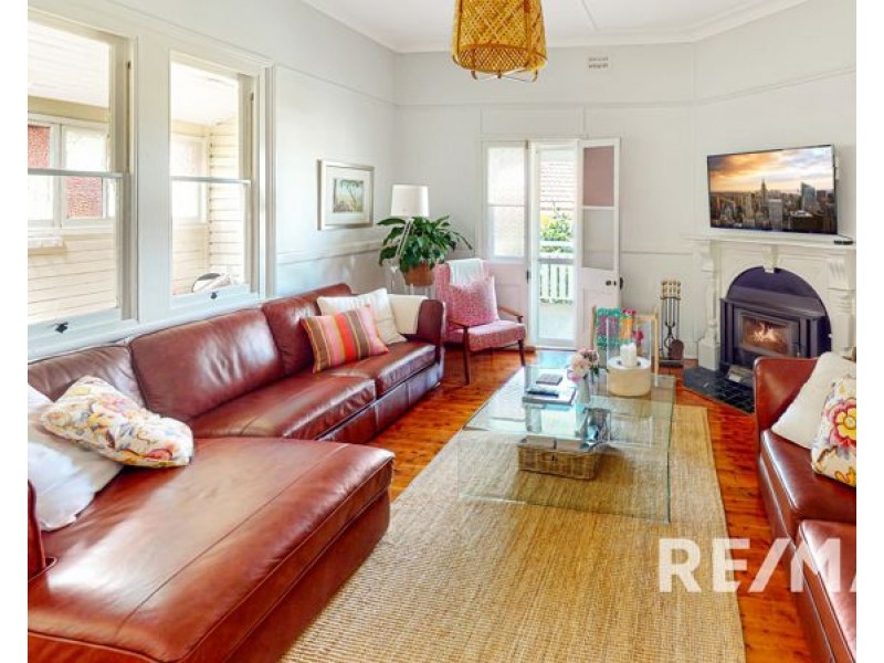 54 Commins Street, Junee NSW 2663