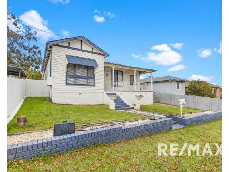 44 Commins Street, Junee NSW 2663