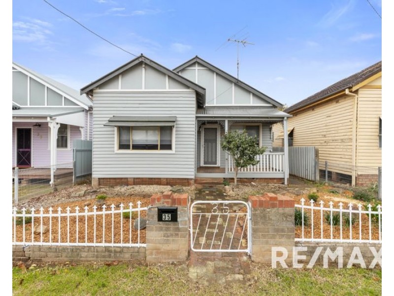 35 Gloucester Street, Junee NSW 2663